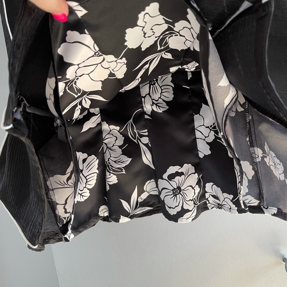 LAVANTINO Black & White Stripe 2pc Silk Suit Sz 10 - Picture 12 of 12